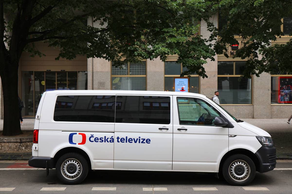 Likvidace České televize je na spadnutí. Zrušen má být měsíční poplatek a dokonce i celé vysílání. Lidé toho mají plné zuby