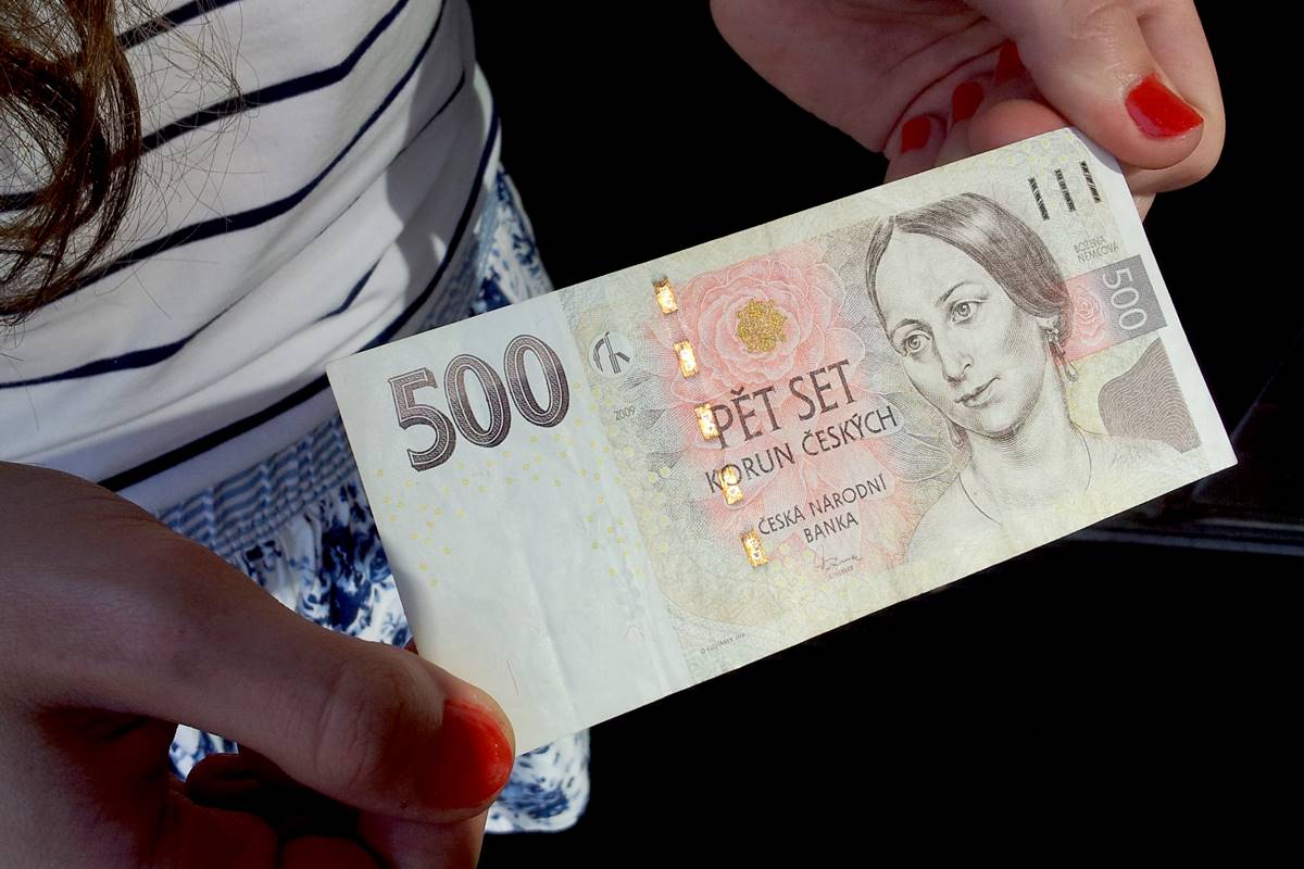 Kdo najde tuhle starou bankovku, získává 20 milionů korun. Je to doslova hit, byla jich spousta