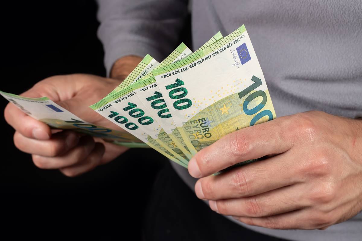 Euro míří do Česka. Padlo zásadní rozhodnutí. Tohle vás teď čeká